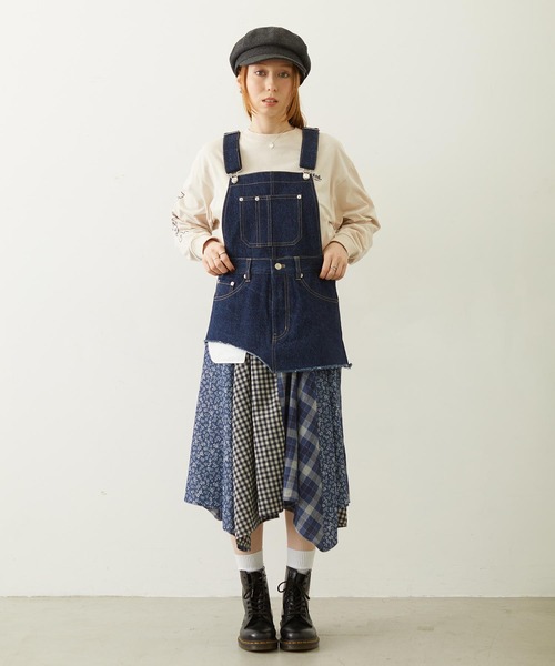 MILKFED.（ミルクフェド）の「PATCHWORK OVERALL SKIRT（ジャンパースカート・レディース・ライトインディゴブルー/ダークインディゴブルー/インディゴブルー・ONE SIZE）」の10枚目の写真