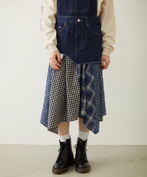 MILKFED.（ミルクフェド）の「PATCHWORK OVERALL SKIRT（ジャンパースカート・レディース・ライトインディゴブルー/ダークインディゴブルー/インディゴブルー・ONE SIZE）」の11枚目の写真