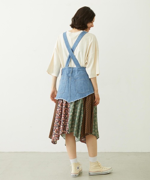 MILKFED.（ミルクフェド）の「PATCHWORK OVERALL SKIRT（ジャンパースカート・レディース・ライトインディゴブルー/ダークインディゴブルー/インディゴブルー・ONE SIZE）」の20枚目の写真