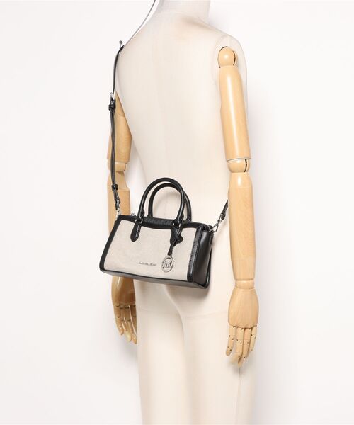 MICHAEL KORS(マイケルコース)の「SM TZ MSGR(ショルダーバッグ・レディース・ブラック・FREE)」の2枚目の写真
