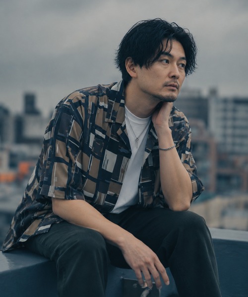 ZIP FIVE(ジップファイブ)の「レーヨン 総柄半袖オープンカラーシャツ(シャツ/ブラウス・メンズ・ブラック系その他4/レオパード/ブラック系その他2/ブラック系その他/ブラック系その他3/ネイビー系/ゼブラ・MEDIUM/LARGE)」の4枚目の写真