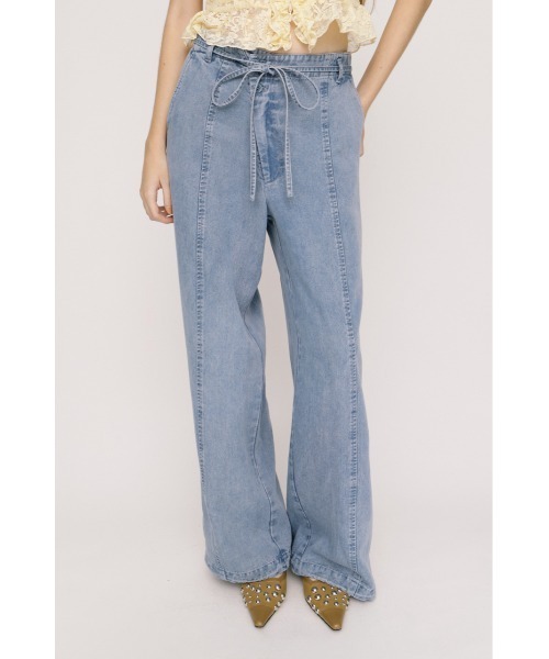 SLY(スライ)の「DENIM RIBBON RELAX PT デニムリボンリラックスパンツ 春服 夏服(スラックス・レディース・ライトブルー/ブルー・2/1)」の2枚目の写真