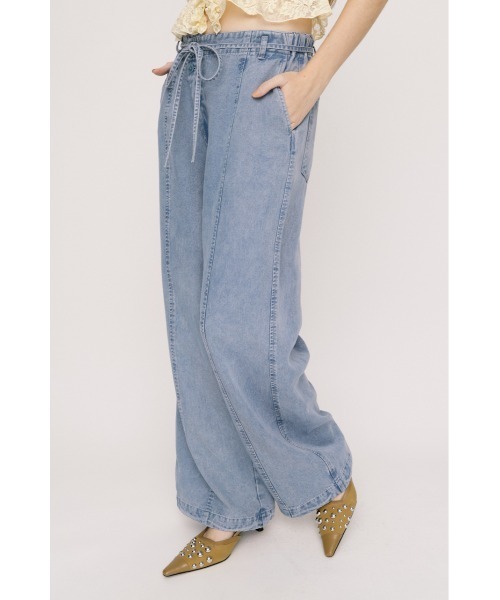SLY(スライ)の「DENIM RIBBON RELAX PT デニムリボンリラックスパンツ 春服 夏服(スラックス・レディース・ライトブルー/ブルー・2/1)」の6枚目の写真