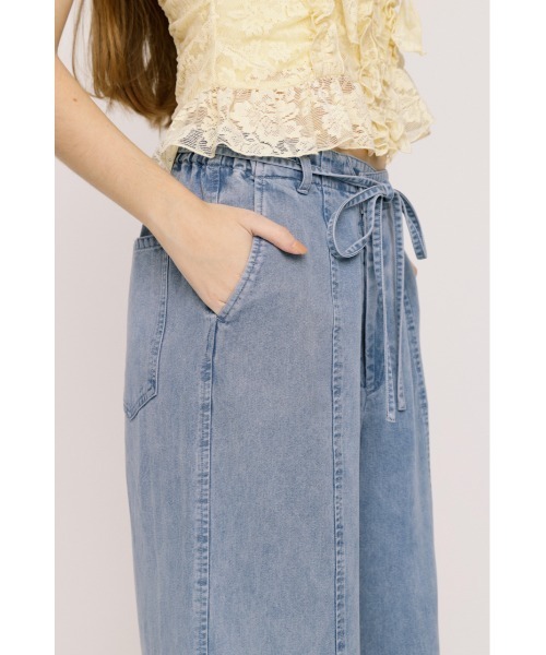 SLY(スライ)の「DENIM RIBBON RELAX PT デニムリボンリラックスパンツ 春服 夏服(スラックス・レディース・ライトブルー/ブルー・2/1)」の14枚目の写真
