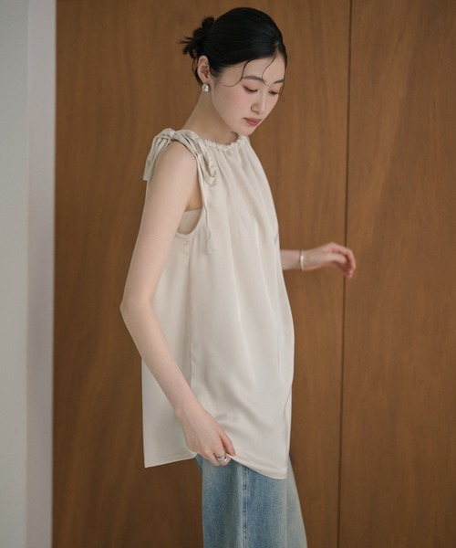 LAULEN(ローレン)の「satin ribbon gather blouse /サテンリボン ギャザーブラウス(シャツ/ブラウス・レディース・アイボリー/ブラック・FREE)」の3枚目の写真