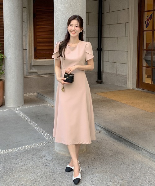 Aelina（エリナ）の「クルーネック通勤ウエスト絞りワンピース（ワンピース・レディース・ブラック/ライトブルー/ピンク・FREE）」の11枚目の写真