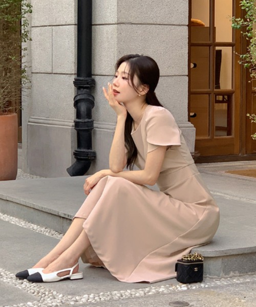 Aelina（エリナ）の「クルーネック通勤ウエスト絞りワンピース（ワンピース・レディース・ブラック/ライトブルー/ピンク・FREE）」の14枚目の写真