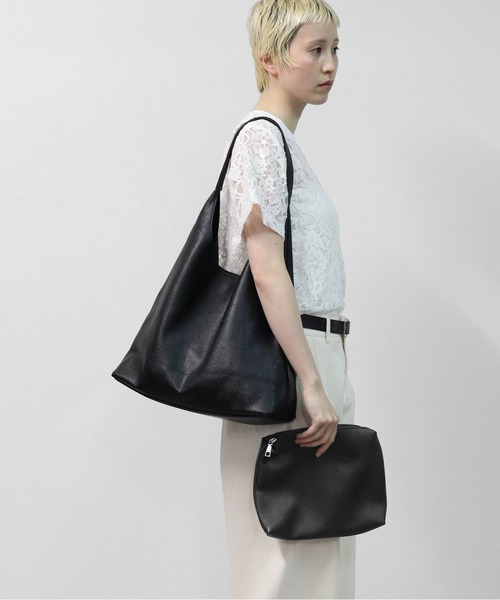 THE CELL.(ザセルドット)の「アーバンミニマルトートBAGミニポーチ付 URBAN MINIMAL TOTE BAG WITH MINI POUCH(トートバッグ・レディース・ブラック・FREE)」の2枚目の写真