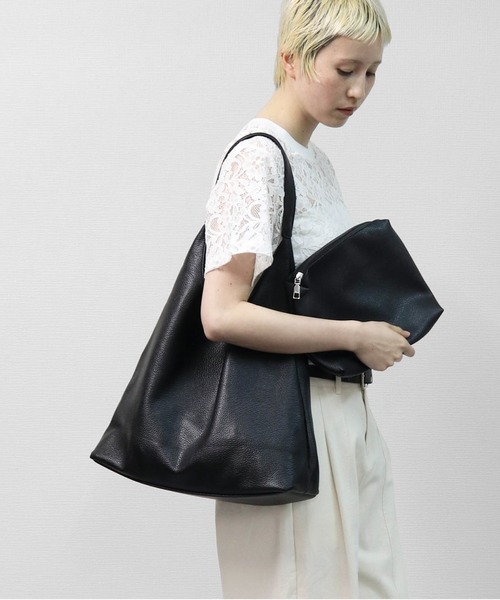 THE CELL.(ザセルドット)の「アーバンミニマルトートBAGミニポーチ付 URBAN MINIMAL TOTE BAG WITH MINI POUCH(トートバッグ・レディース・ブラック・FREE)」の5枚目の写真