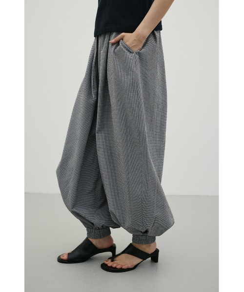 STYLEMIXER(スタイルミキサー)の「サッカーギャザーバルーンパンツ(その他パンツ・レディース・ブルー系その他/ブラック/ホワイト・SMALL/MEDIUM)」の17枚目の写真