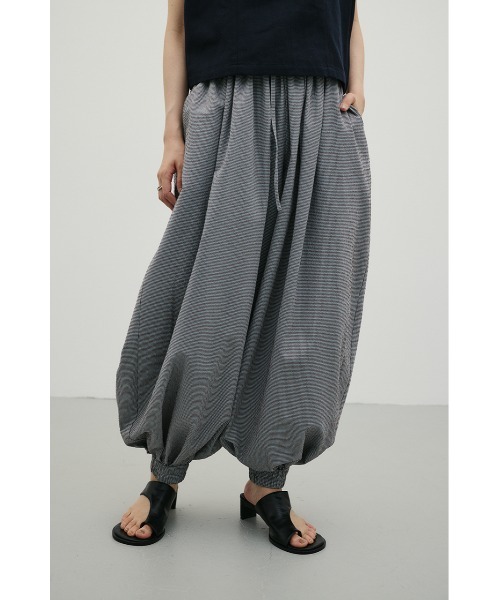 STYLEMIXER(スタイルミキサー)の「サッカーギャザーバルーンパンツ(その他パンツ・レディース・ブルー系その他/ブラック/ホワイト・SMALL/MEDIUM)」の16枚目の写真