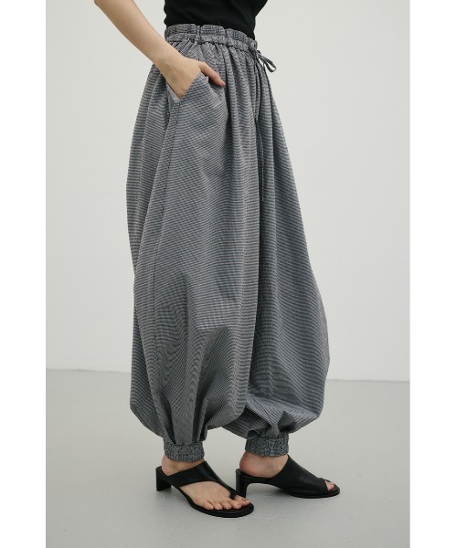 STYLEMIXER(スタイルミキサー)の「サッカーギャザーバルーンパンツ(その他パンツ・レディース・ブルー系その他/ブラック/ホワイト・SMALL/MEDIUM)」の15枚目の写真