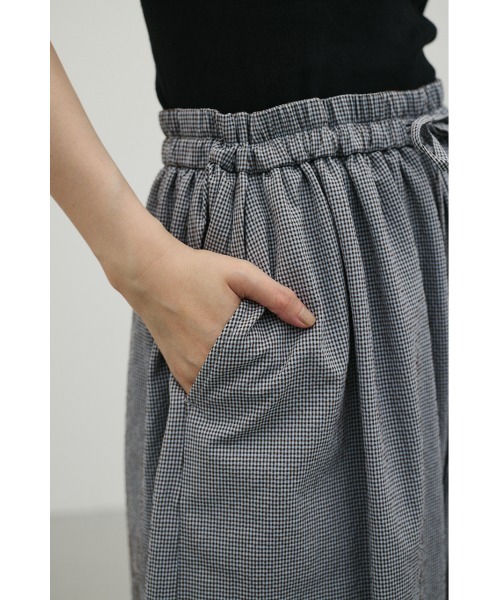 STYLEMIXER(スタイルミキサー)の「サッカーギャザーバルーンパンツ(その他パンツ・レディース・ブルー系その他/ブラック/ホワイト・SMALL/MEDIUM)」の8枚目の写真