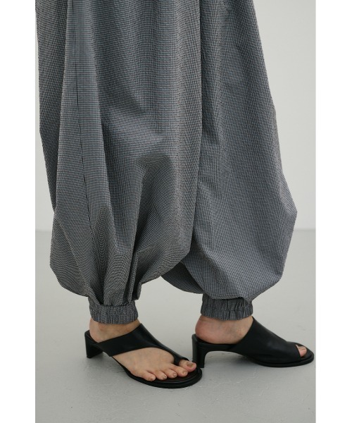 STYLEMIXER(スタイルミキサー)の「サッカーギャザーバルーンパンツ(その他パンツ・レディース・ブルー系その他/ブラック/ホワイト・SMALL/MEDIUM)」の5枚目の写真