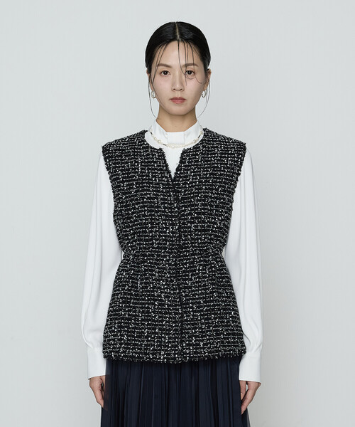 K.T KIYOKO TAKASE(キヨコタカセ)の「ファンシーツイード キーネックカラージレ(ベスト・レディース・ピンク系その他・9号)」の7枚目の写真