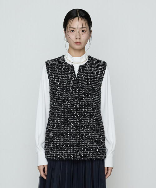 K.T KIYOKO TAKASE(キヨコタカセ)の「ファンシーツイード キーネックカラージレ(ベスト・レディース・ピンク系その他・9号)」の8枚目の写真