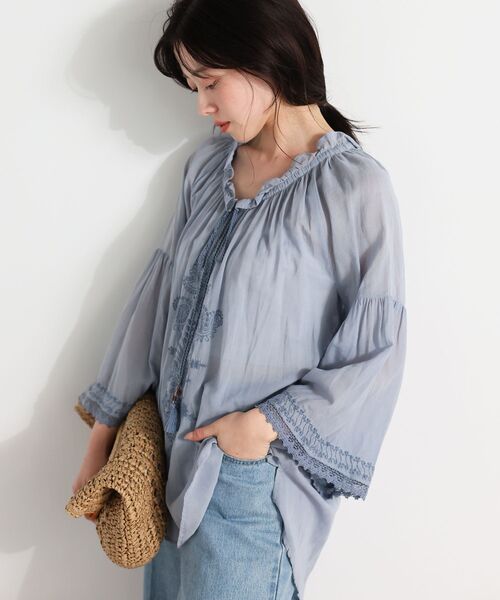 le.coeur blanc(ルクールブラン)の「Fanaka刺しゅうレースブラウス(シャツ/ブラウス・レディース・ホワイト/ブルー・38)」の18枚目の写真