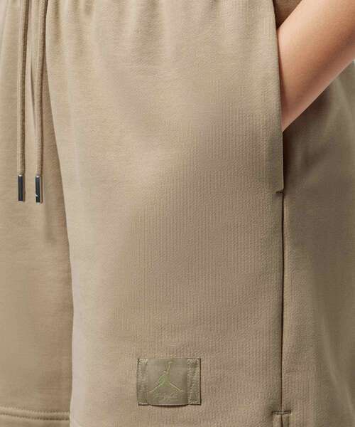 JORDAN BRAND（ジョーダンブランド）の「ジョーダン フライト フリース ウィメンズショートパンツ / Jordan Flight Fleece Women's Shorts IF1155-247 Khaki（その他パンツ・レディース・カーキ・L/XL/XS/S/M）」の4枚目の写真