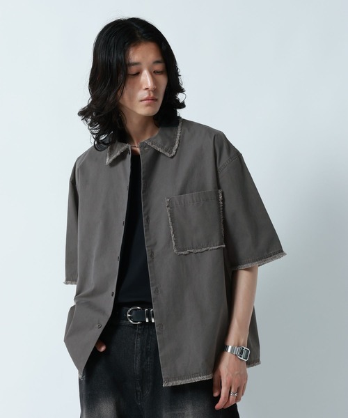 RAGEBLUE（レイジブルー）の「CUT OFF DESIGN SHORT SHIRTS/裾ダメージ加工ショート丈シャツ（シャツ/ブラウス・メンズ・グレー/ブラック・MEDIUM/LARGE）」の4枚目の写真