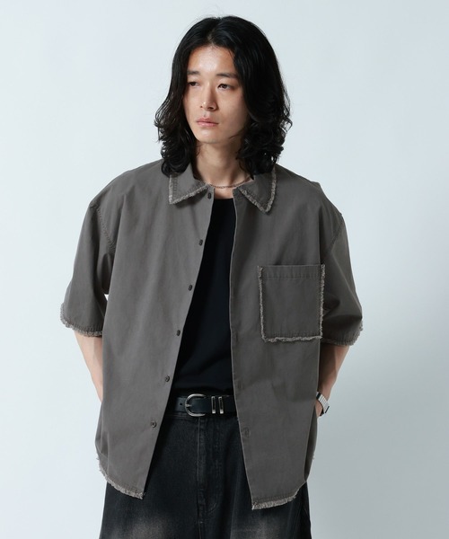 RAGEBLUE（レイジブルー）の「CUT OFF DESIGN SHORT SHIRTS/裾ダメージ加工ショート丈シャツ（シャツ/ブラウス・メンズ・グレー/ブラック・MEDIUM/LARGE）」の3枚目の写真
