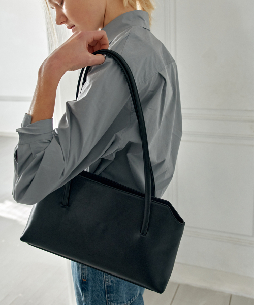 OVHEE（オヴェイ）の「ルアショルダーバッグ Rua Shoulder Bag（ショルダーバッグ・レディース・ブラック/ベージュ系・FREE）」の22枚目の写真