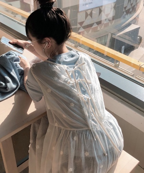 FAVORITO(ファヴォリート)の「レイヤードキャミソールノースリーブワンピース(ワンピース・レディース・ホワイト・F)」の6枚目の写真