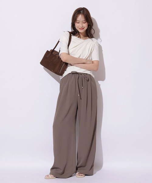 Mystrada(マイストラーダ)の「ドレープカットソー(Tシャツ/カットソー・レディース・ブラック/ブラウン/ホワイト・38)」の17枚目の写真