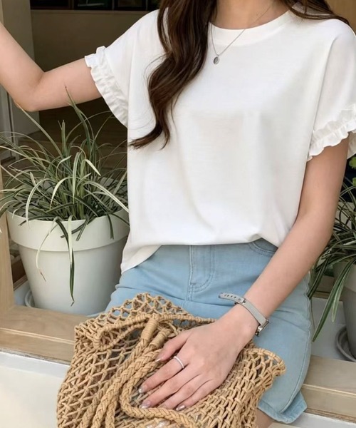 2ly2(トゥーリートゥー)の「袖フリル フレンチスリーブ Tシャツ カットソー(Tシャツ/カットソー・レディース・ホワイト/グレー/ベージュ/ブラック・FREE)」の1枚目の写真