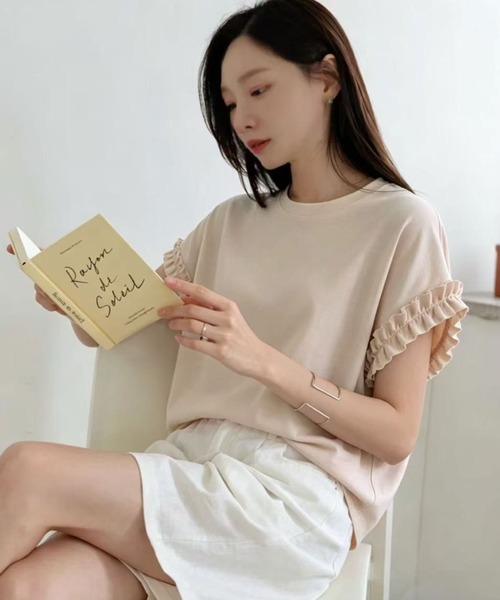 2ly2(トゥーリートゥー)の「袖フリル フレンチスリーブ Tシャツ カットソー(Tシャツ/カットソー・レディース・ホワイト/グレー/ベージュ/ブラック・FREE)」の8枚目の写真