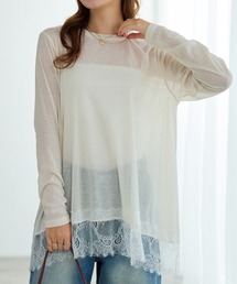 裾から見せるレイヤードシアートップス