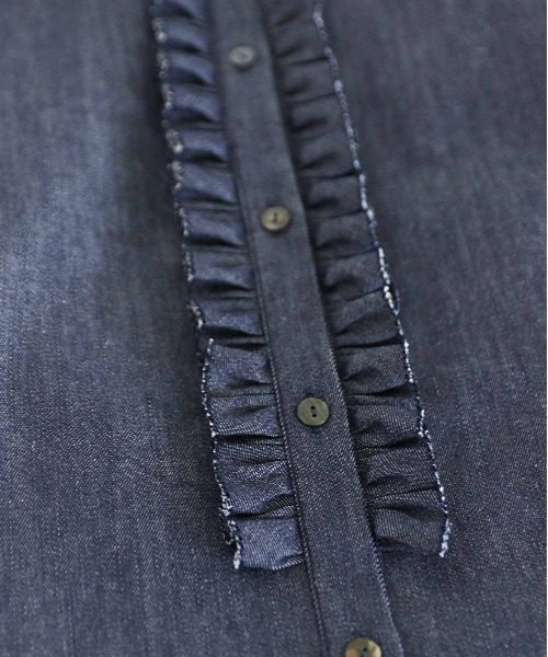 Marilyn Moon(マリリンムーン)の「denim tuck frill modern volume shirt(シャツ/ブラウス・レディース・ライトブルー/インディゴブルー・FREE)」の12枚目の写真