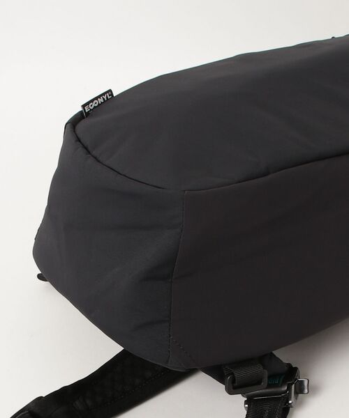 pacsafe（パックセーフ）の「【Pacsafe / パックセーフ】Pacsafe ECO 12L Sling Backpack / エコ スリング バックパック ワンショルダー 防犯機能 サステナブル（バックパック/リュック・メンズ・ブラック・FREE）」の18枚目の写真