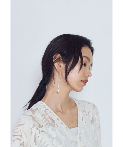 1er Arrondissement(プルミエアロンディスモン)の「<YVETTE(イヴェット)>スネークチェーンパールピアス(片耳)(ピアス(片耳用)・レディース・シルバー系その他・FREE)」の3枚目の写真