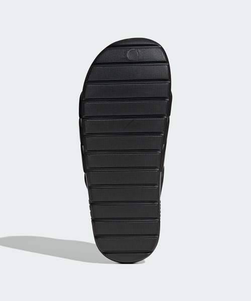 adidas(アディダス)の「アディレッタ クロッグ 2.0 / Adilette Clog 2.0 / アディダス adidas(サンダル・メンズ・ブラック・25.5cm/26.5cm/27.5cm/28.5cm/22.5cm/23.5cm/24.5cm)」の3枚目の写真