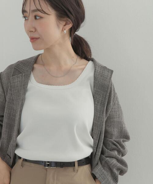 URBAN RESEARCH DOORS(アーバンリサーチドアーズ)の「2WAYスカラップバインダータンク(タンクトップ・レディース・ブラック/ライトカーキ/オフホワイト・FREE)」の4枚目の写真
