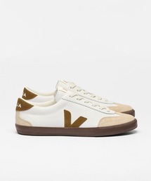 VEJA Volley レザースニーカー