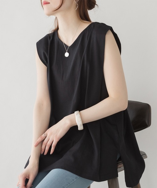 ElegChic(エレグシック)の「肩タックノースリーブ(タンクトップ・レディース・ブラック/オフホワイト/グレイッシュベージュ/チャコールグレー・XL/4L/M)」の12枚目の写真