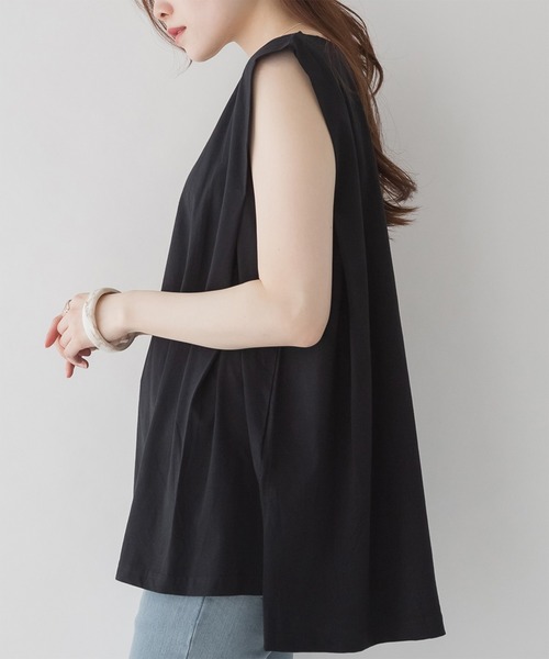 ElegChic(エレグシック)の「肩タックノースリーブ(タンクトップ・レディース・ブラック/オフホワイト/グレイッシュベージュ/チャコールグレー・XL/4L/M)」の13枚目の写真