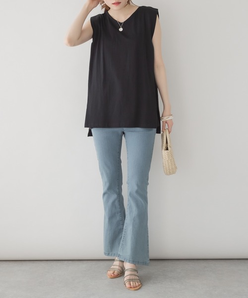 ElegChic(エレグシック)の「肩タックノースリーブ(タンクトップ・レディース・ブラック/オフホワイト/グレイッシュベージュ/チャコールグレー・XL/4L/M)」の15枚目の写真