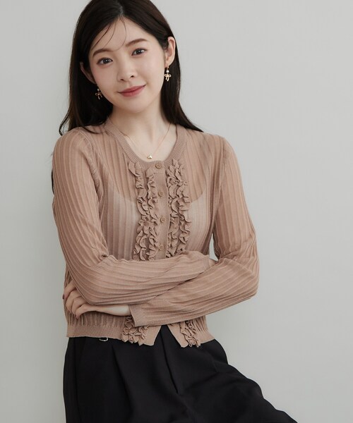couture brooch(クチュールブローチ)の「フロントフリルカーディガン(カーディガン/ボレロ・レディース・サンドベージュ/ライトグレー/ブラック・38)」の18枚目の写真