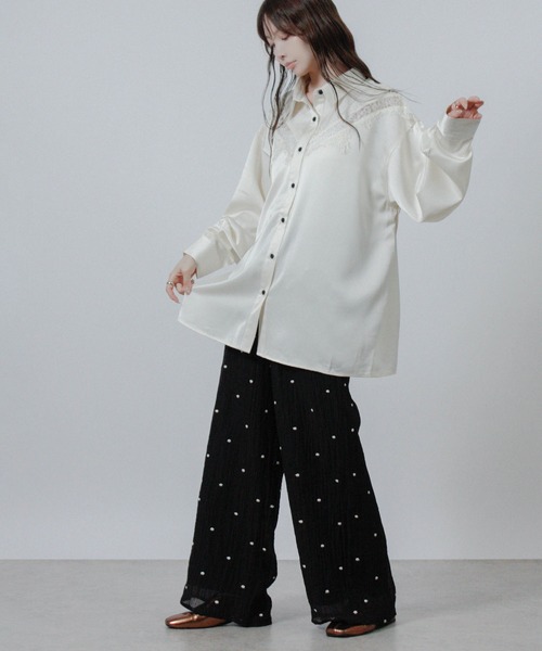 NYLAUS(ナイラス)の「【SG】レース サテン オーバーサイズシャツ 長袖(シャツ/ブラウス・レディース・ブラック/アイボリー・M)」の9枚目の写真