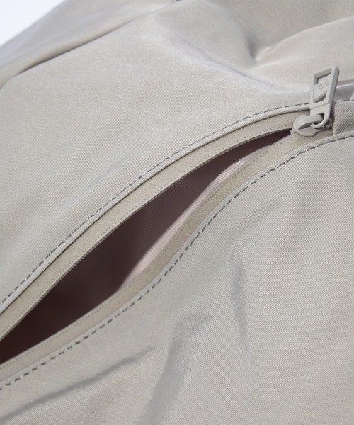 F/CE. （エフシーイー）の「F/CE. TEXTURED TWILL BALLOON POUCH / テクスチャードツイル バルーンポーチ（ショルダーバッグ・メンズ・ベージュ/チャコールグレー/ブラック・FREE）」の12枚目の写真