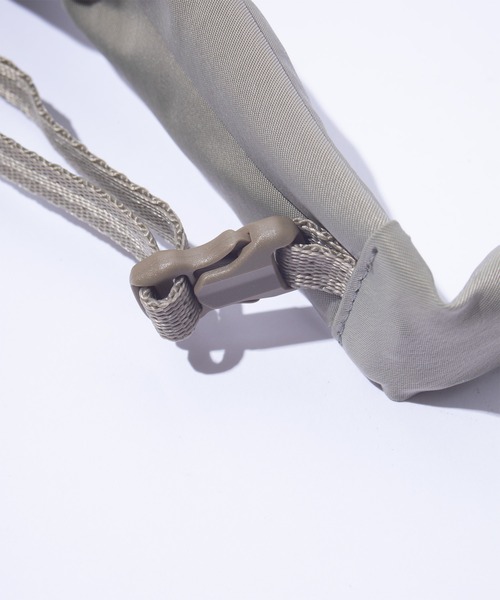F/CE. （エフシーイー）の「F/CE. TEXTURED TWILL BALLOON POUCH / テクスチャードツイル バルーンポーチ（ショルダーバッグ・メンズ・ベージュ/チャコールグレー/ブラック・FREE）」の14枚目の写真