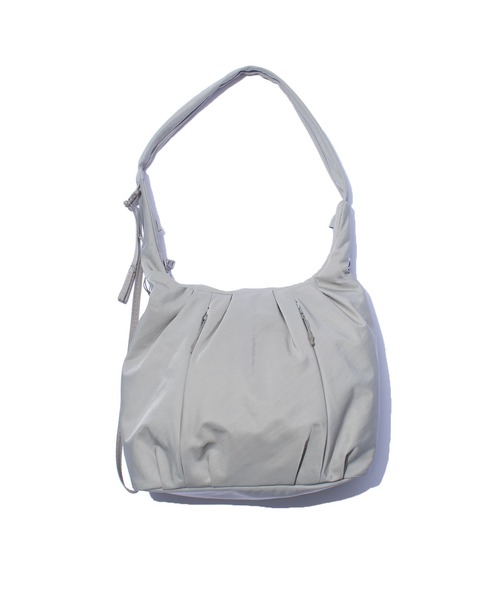 F/CE. （エフシーイー）の「F/CE. TEXTURED TWILL BALLOON POUCH / テクスチャードツイル バルーンポーチ（ショルダーバッグ・メンズ・ベージュ/チャコールグレー/ブラック・FREE）」の4枚目の写真
