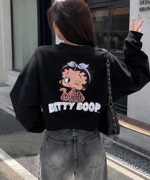 GLAMOROUS JANE(グラマラスジェーン)の「BETTY BOOPプリントショート丈トレーナー(スウェット・レディース・ブラック/レッド/オフホワイト・FREE)」の4枚目の写真