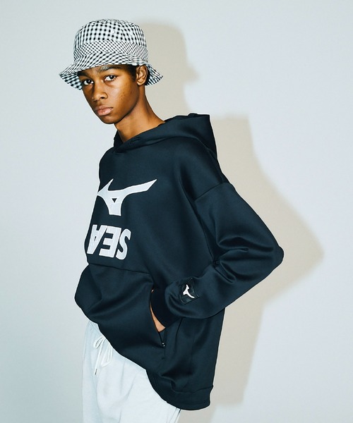 MIZUNO(ミズノ )の「Loose Fit Hooded Sweatshirt(パーカー・メンズ・ブラック・MEDIUM/X-LARGE)」の2枚目の写真