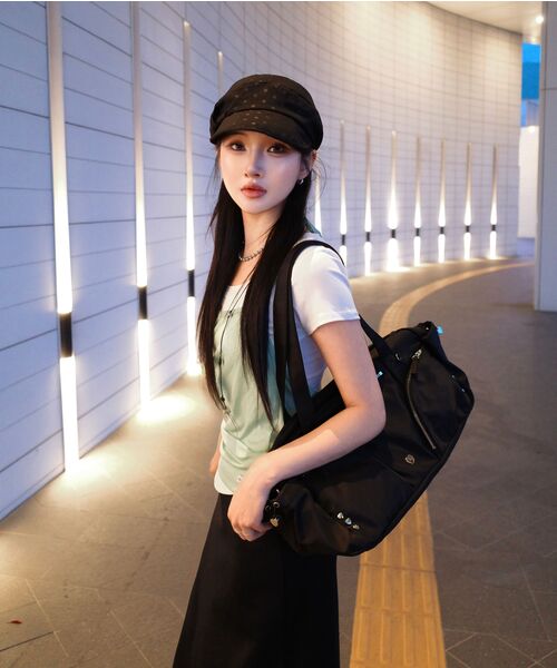 RITZYSEOUL（リッジソウル）の「[カップ内蔵] Uネック シグネチャーライン 半袖Tシャツ（Tシャツ/カットソー・レディース・ホワイト/ダークグレー/ブラック・LARGE/X-LARGE/SMALL/MEDIUM）」の12枚目の写真