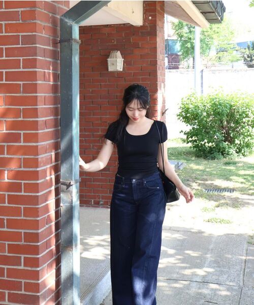 RITZYSEOUL（リッジソウル）の「[カップ内蔵] Uネック シグネチャーライン 半袖Tシャツ（Tシャツ/カットソー・レディース・ホワイト/ダークグレー/ブラック・LARGE/X-LARGE/SMALL/MEDIUM）」の14枚目の写真