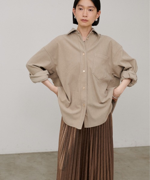 natural couture(ナチュラルクチュール)の「【LARUTA】コーディーニットオーバーサイズシャツ(シャツ/ブラウス・レディース・チャコールグレー/ベージュ/アイボリー・MEDIUM)」の22枚目の写真