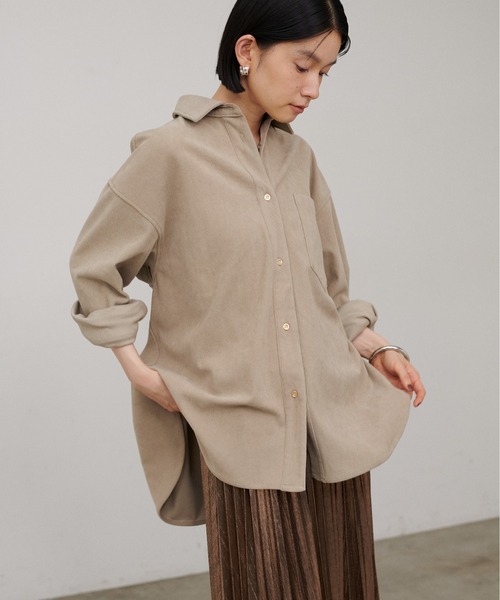natural couture(ナチュラルクチュール)の「【LARUTA】コーディーニットオーバーサイズシャツ(シャツ/ブラウス・レディース・チャコールグレー/ベージュ/アイボリー・MEDIUM)」の21枚目の写真